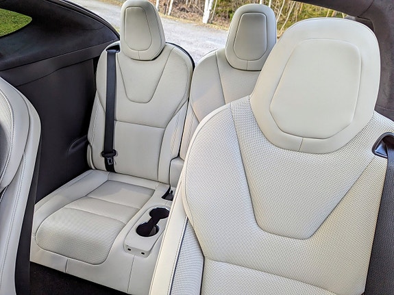 Tesla Model X 10 of 30