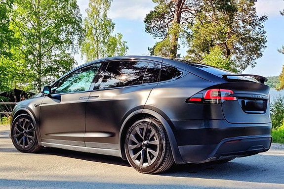 Tesla Model X 2 of 30