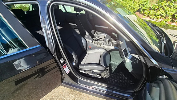 BMW 335i 8 of 12