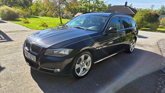 BMW 335i 3 of 12