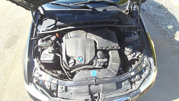 BMW 335i 7 of 12