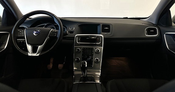 Volvo V60 10 of 12