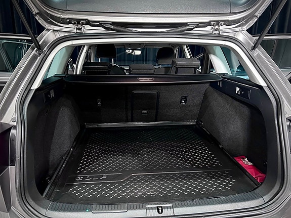 Volkswagen Golf Alltrack 16 of 21