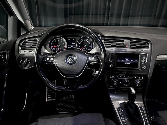 Volkswagen Golf Alltrack 18 of 21