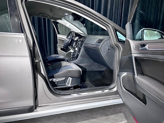 Volkswagen Golf Alltrack 12 of 21