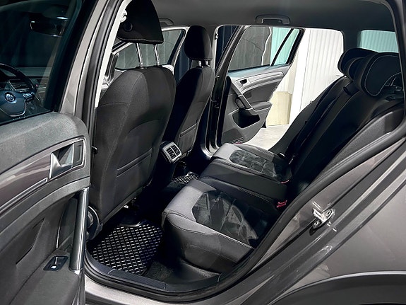 Volkswagen Golf Alltrack 15 of 21
