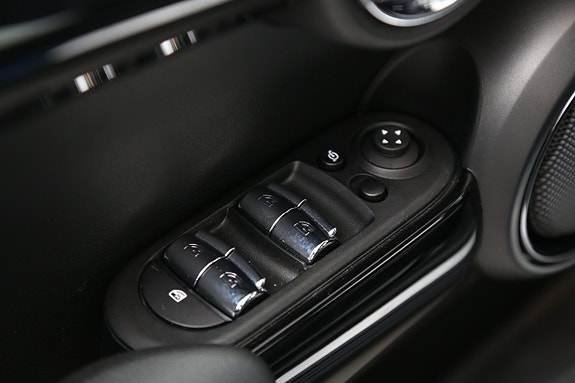 MINI Cooper S 11 of 25