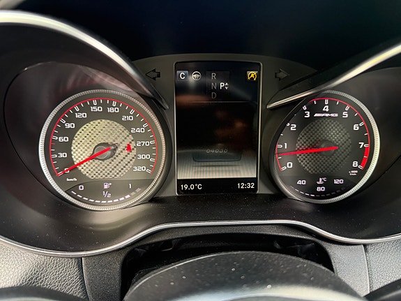 Mercedes-Benz C63 9 of 14