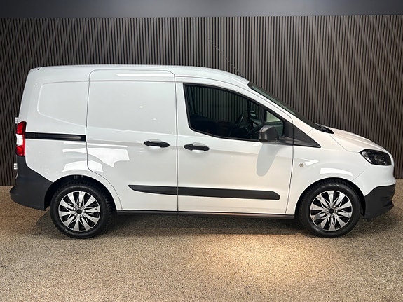 Ford Transit Courier 14 of 15