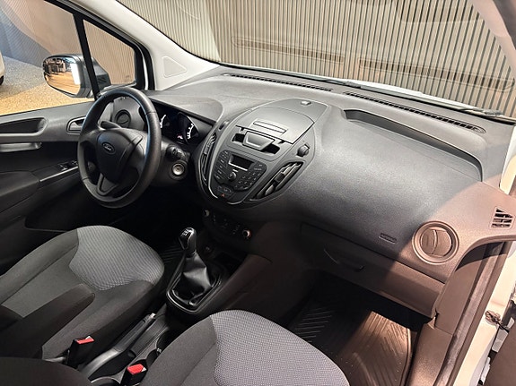 Ford Transit Courier 7 of 15