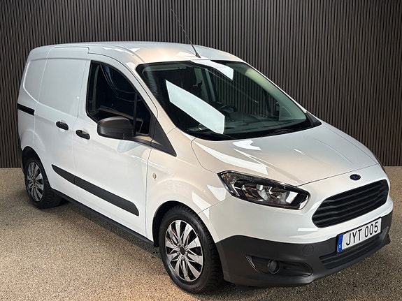Ford Transit Courier 3 of 15