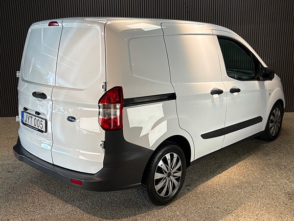 Ford Transit Courier 6 of 15