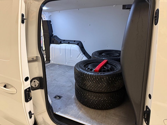Volkswagen Caddy Maxi 17 of 19