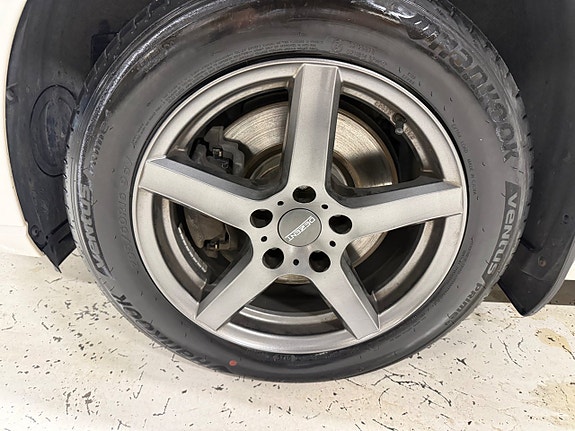 Volkswagen Caddy Maxi 14 of 19