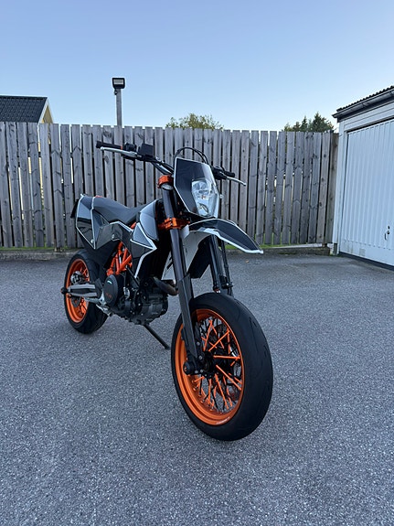 KTM 690 SMC R ABS 5 of 8