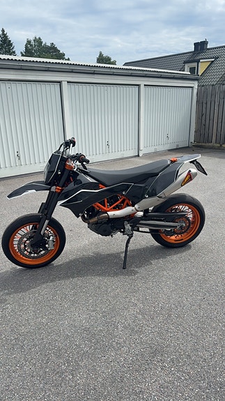 KTM 690 SMC R ABS 3 of 4