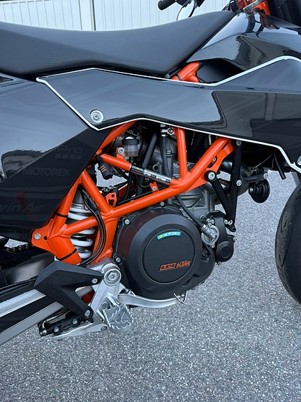 KTM 690 SMC R ABS 6 of 8