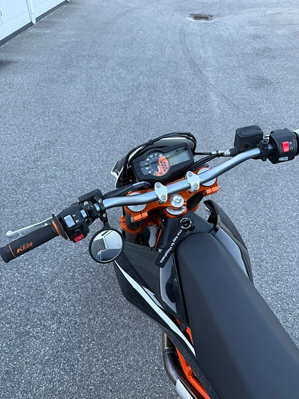 KTM 690 SMC R ABS 8 of 8
