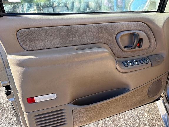 Chevrolet Tahoe 21 of 22