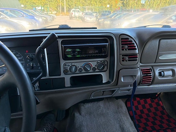 Chevrolet Tahoe 10 of 22