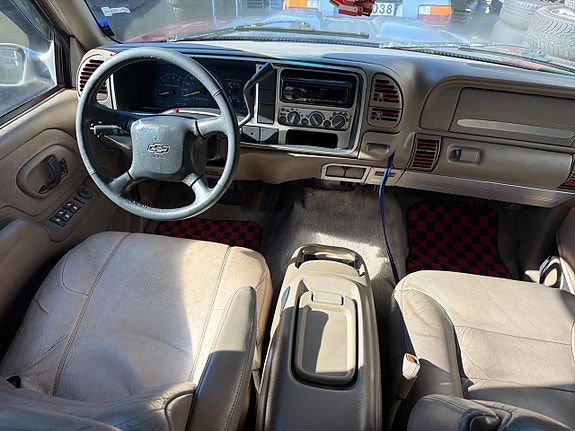 Chevrolet Tahoe 15 of 22