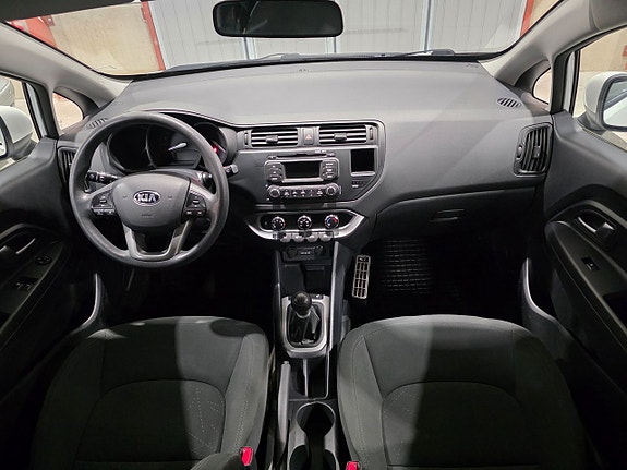 Kia Rio 14 of 21