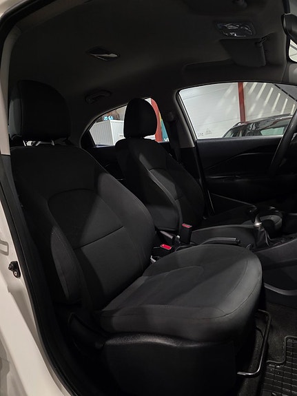 Kia Rio 18 of 21