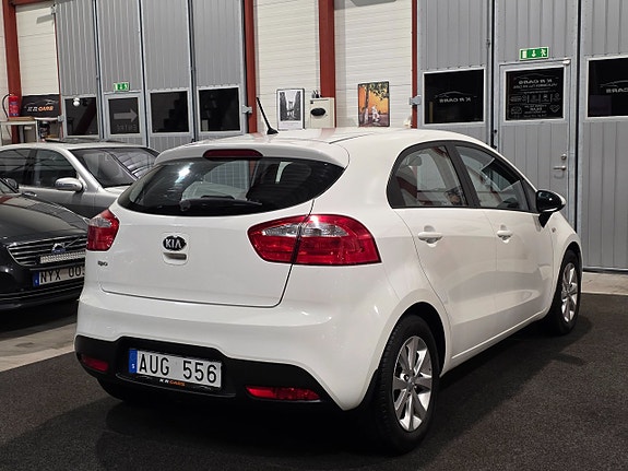 Kia Rio 6 of 21