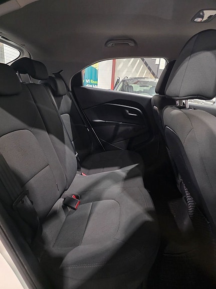 Kia Rio 16 of 21
