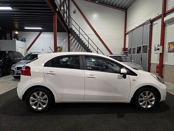 Kia Rio 5 of 21