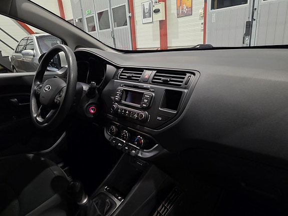 Kia Rio 19 of 21