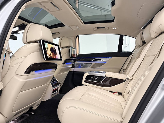 BMW 750Li 18 of 28