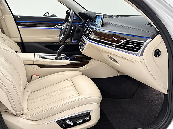 BMW 750Li 22 of 28