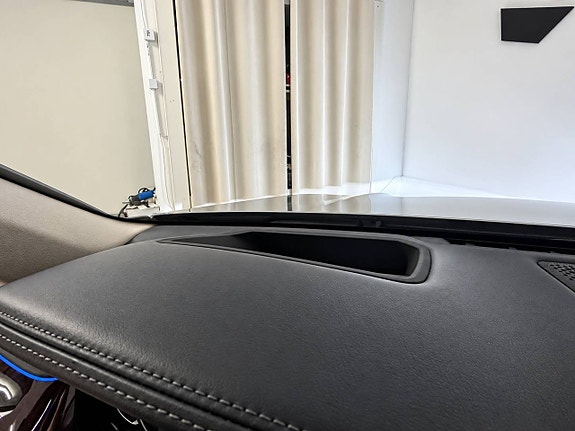 BMW 750Li 27 of 28