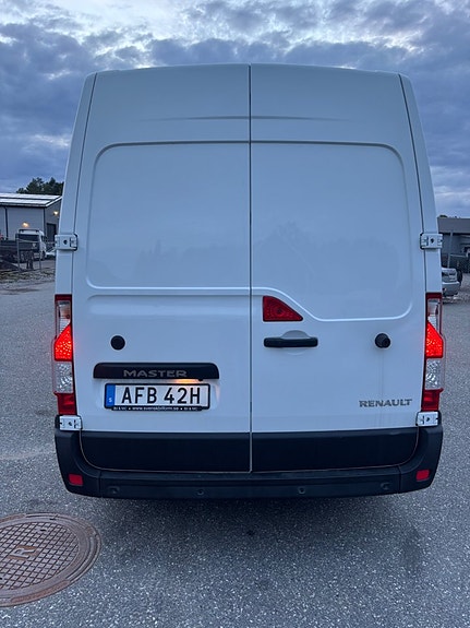 Renault Master 12 of 13