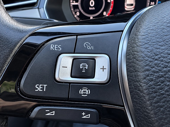 Volkswagen Passat Alltrack 5 of 15