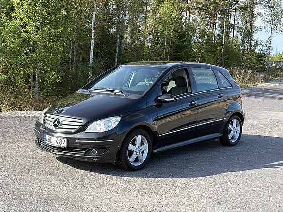Mercedes-Benz B170 3 of 12