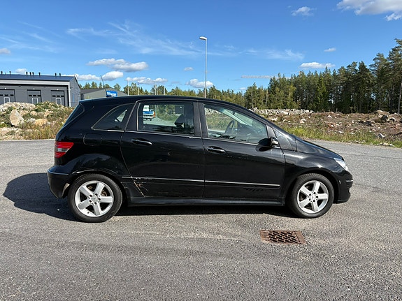 Mercedes-Benz B170 7 of 12