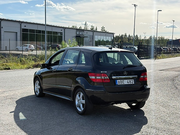 Mercedes-Benz B170 5 of 12