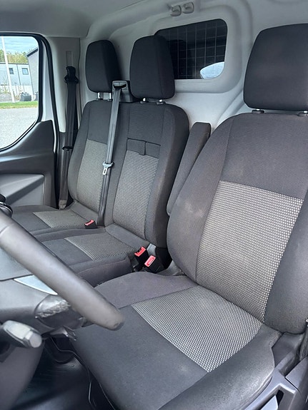 Ford Transit Custom 6 of 15