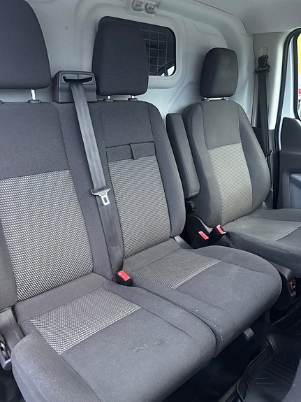 Ford Transit Custom 7 of 15