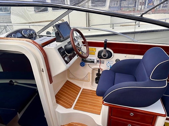 Aquador 23 DC 2007 - Mercruiser 350 hk 2021 6 of 12
