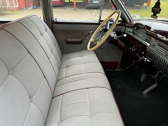 Cadillac Series 62 3 of 6
