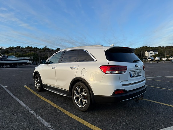 Kia Sorento 5 of 30
