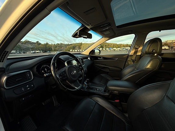 Kia Sorento 14 of 30