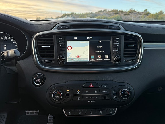 Kia Sorento 9 of 30