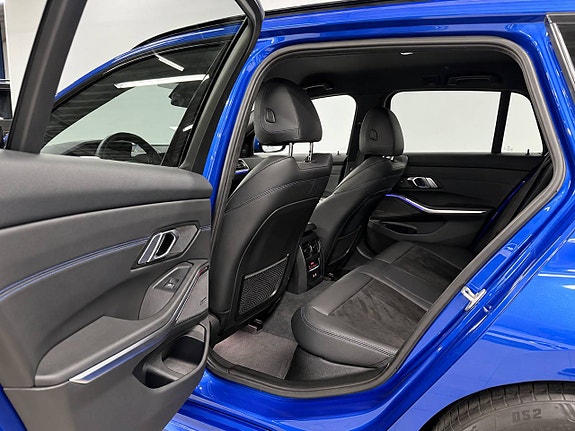 BMW 330i 8 of 26
