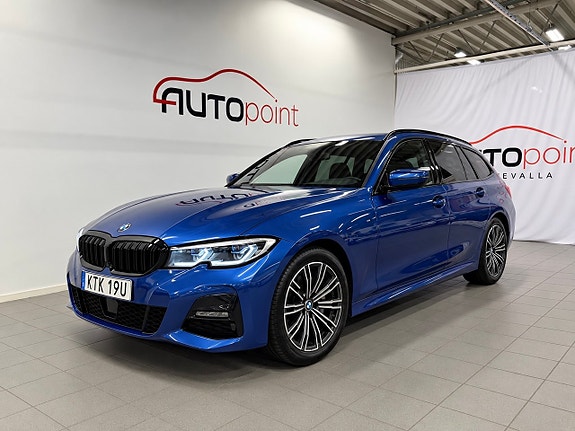 BMW 330i 12 of 26