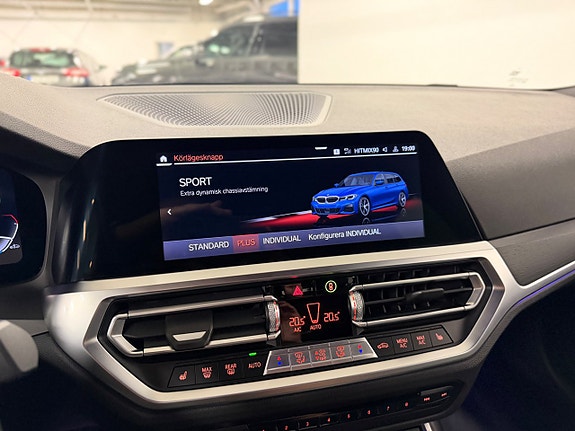 BMW 330i 18 of 26