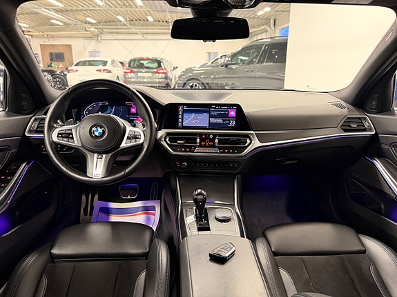 BMW 330i 15 of 26